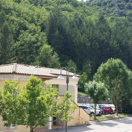 Casa de Férias Joli T2 Climatise 70 Dans Un Ecrin De Verdure 04000 Digne-les-Bains